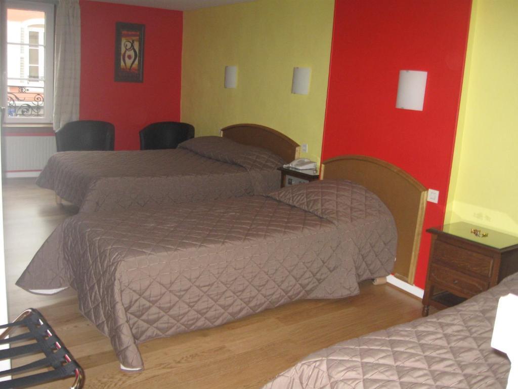 Hotel Cheval De Bronze 르미르몽 객실 사진