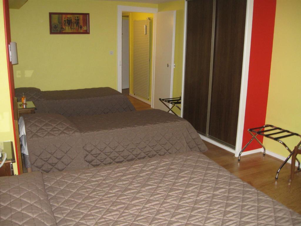 Hotel Cheval De Bronze 르미르몽 객실 사진