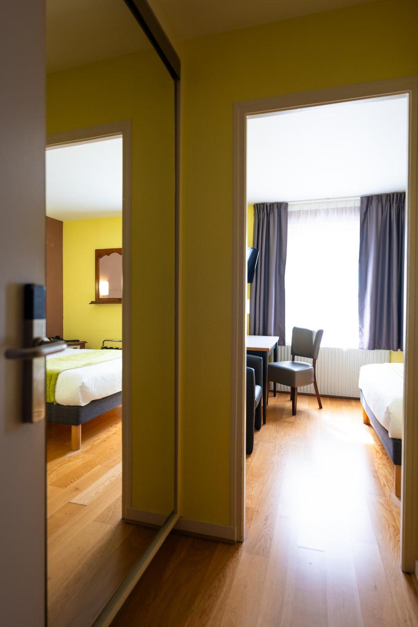 Hotel Cheval De Bronze 르미르몽 외부 사진