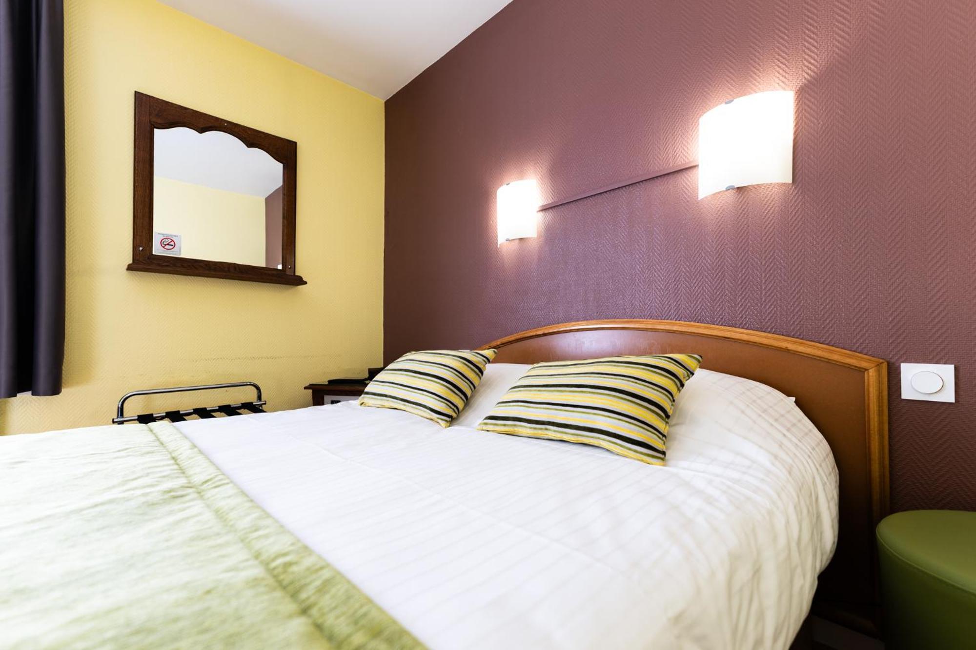 Hotel Cheval De Bronze 르미르몽 외부 사진