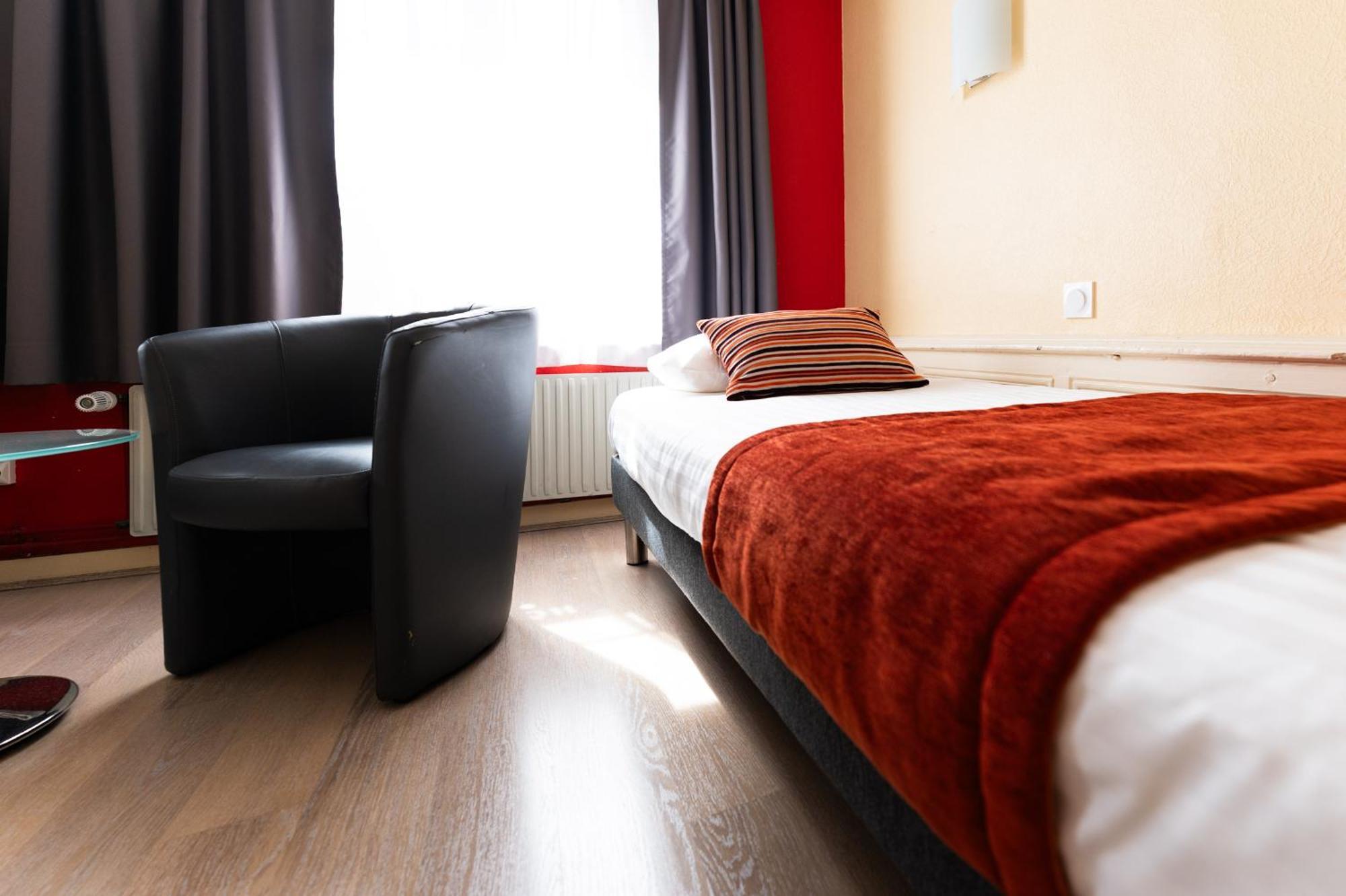Hotel Cheval De Bronze 르미르몽 외부 사진