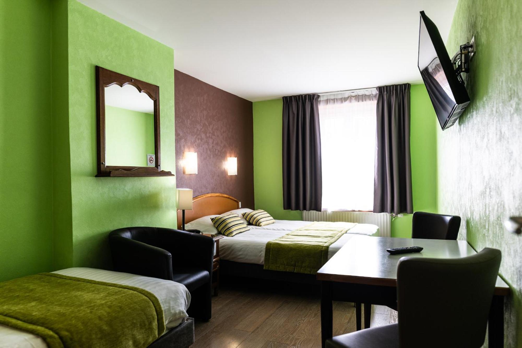 Hotel Cheval De Bronze 르미르몽 외부 사진
