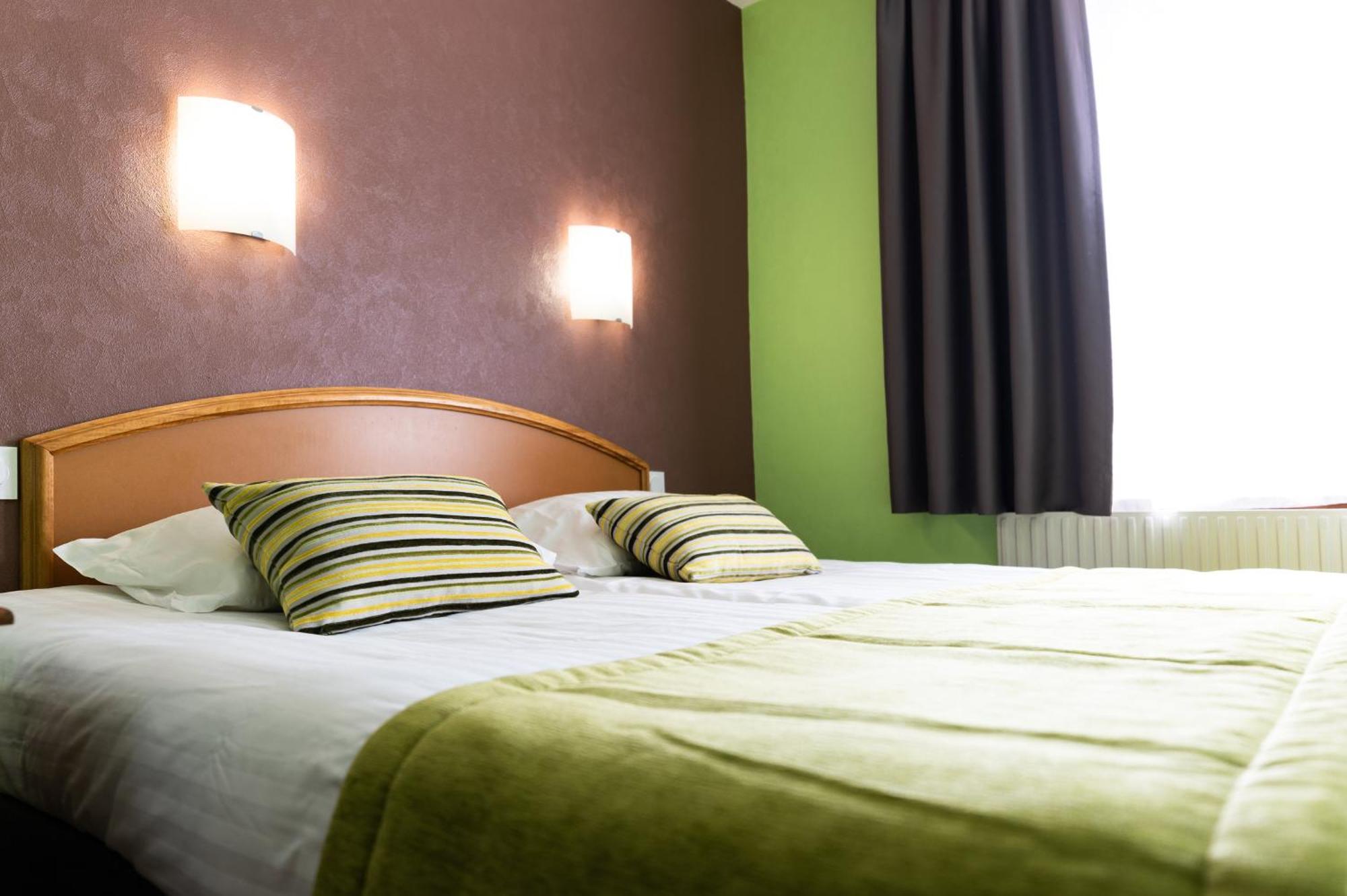 Hotel Cheval De Bronze 르미르몽 외부 사진