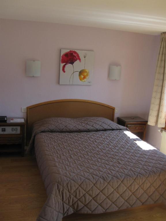 Hotel Cheval De Bronze 르미르몽 객실 사진