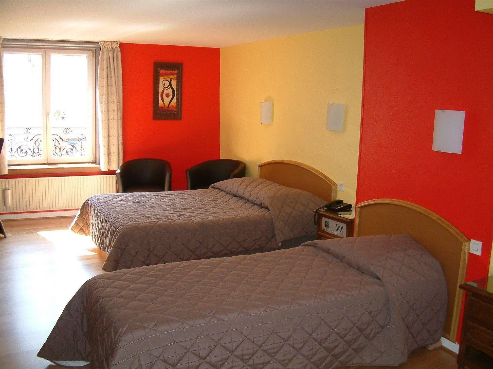 Hotel Cheval De Bronze 르미르몽 외부 사진