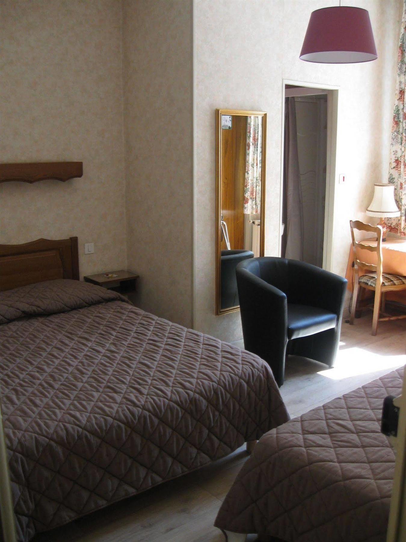 Hotel Cheval De Bronze 르미르몽 외부 사진