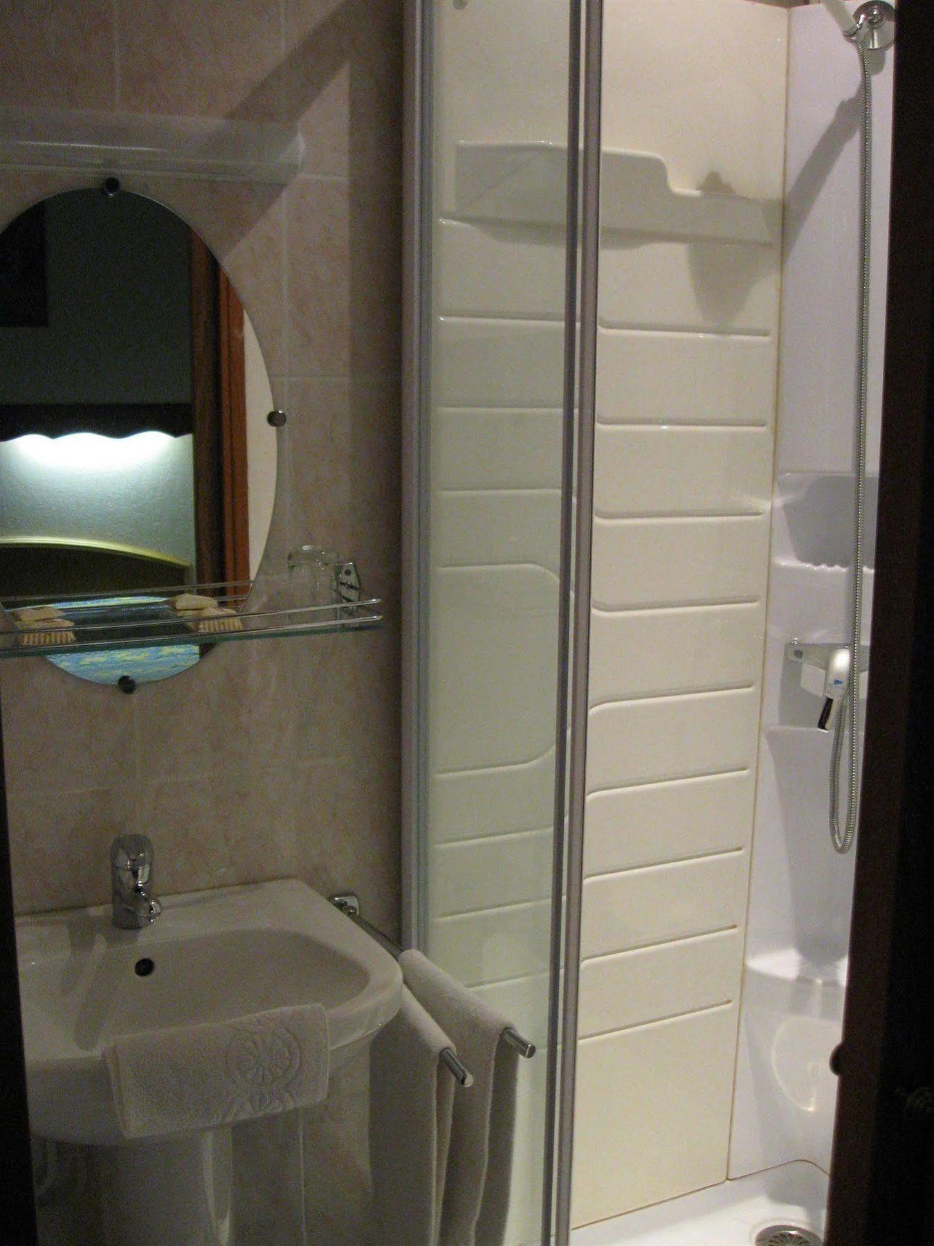 Hotel Cheval De Bronze 르미르몽 외부 사진