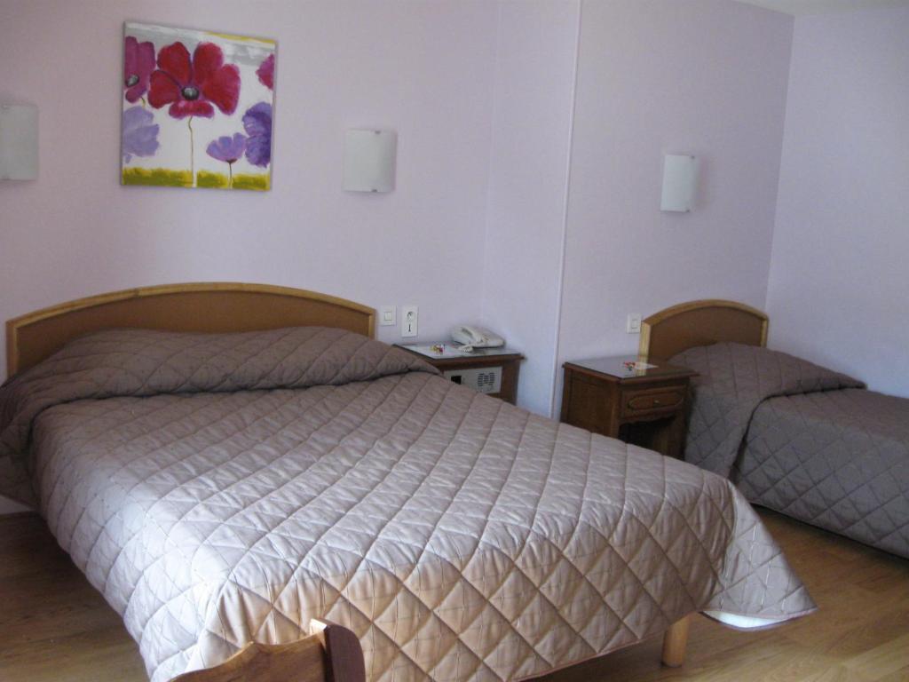 Hotel Cheval De Bronze 르미르몽 객실 사진
